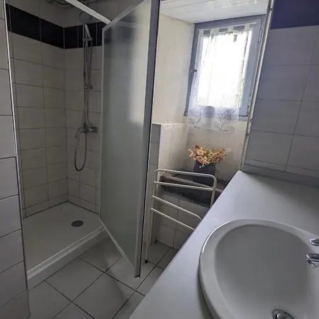 Maison En Pise Saint-Bonnet-les-Oules