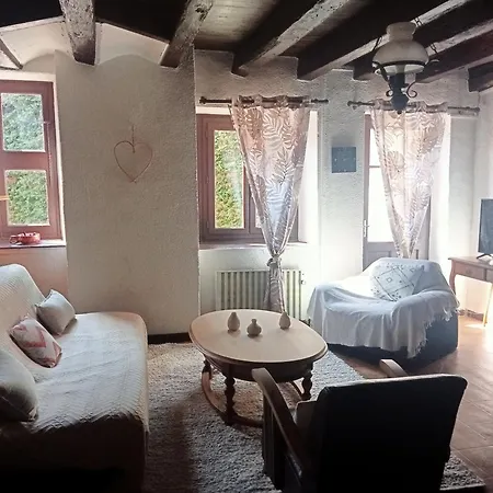 Maison En Pise * Saint-Bonnet-les-Oules